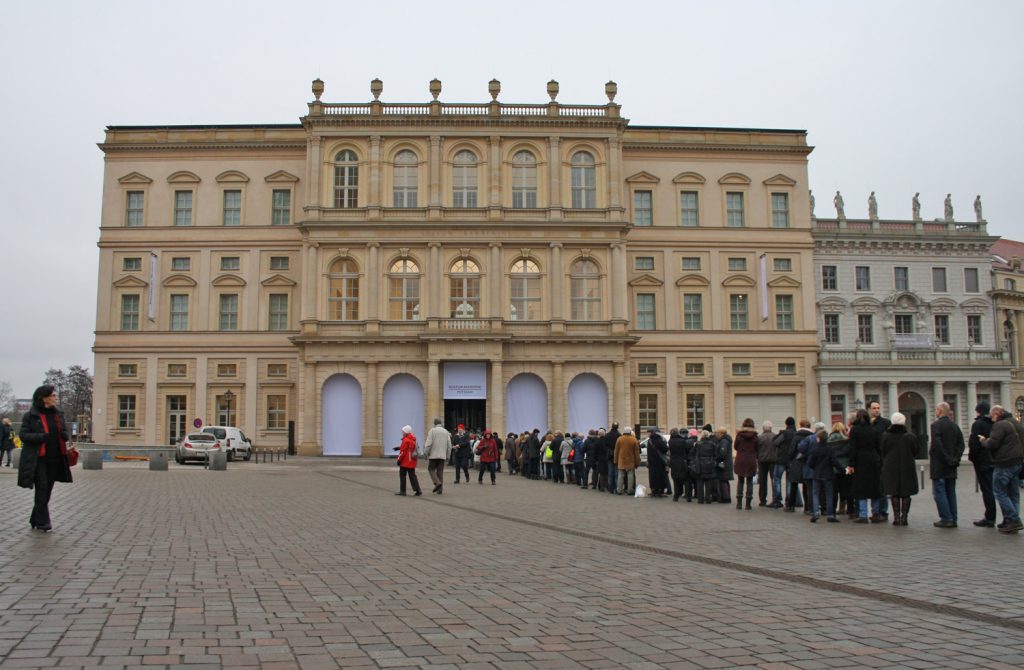 Eine Stunde, bevor man am 21. Januar das Museum Barberini 6 Stunden bei freiem Eintritt lang sehen konnte.Eine Stunde, bevor man am 21. Januar das Museum Barberini 6 Stunden bei freiem Eintritt lang sehen konnte.